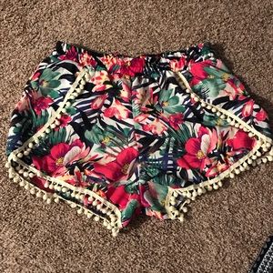 HAWAIIAN POM POM SHORTS | Spring Break Ready!